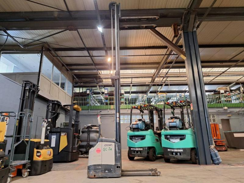 Лизинг на Crown ES4000-1.6 Crown ES4000-1.6: слика 9