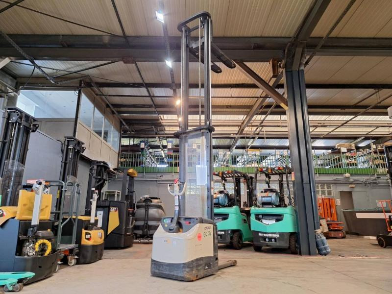 Лизинг на Crown ES4000-1.6 Crown ES4000-1.6: слика 11