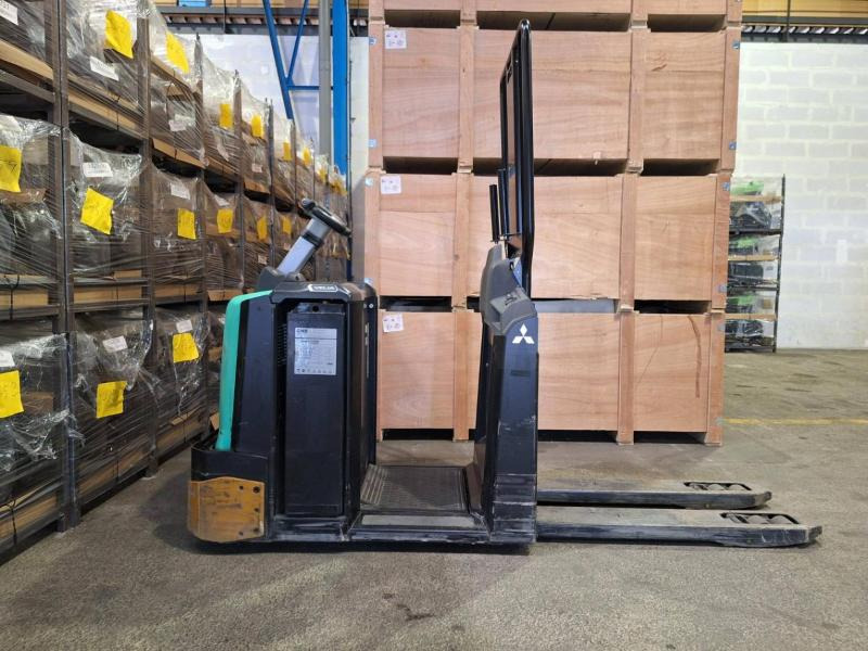 Mitsubishi OPB20N2 - Вилушкар за подигање роба: слика 1 Mitsubishi OPB20N2 - Вилушкар за подигање роба: слика 1