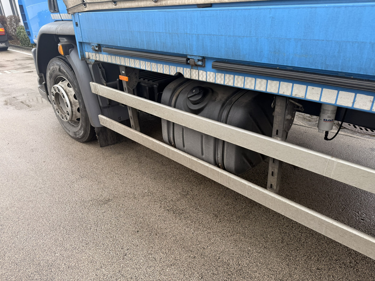 DAF LF 290 Pritschenaufbau Ladebordwand AHK - Камион со церада: слика 5 DAF LF 290 Pritschenaufbau Ladebordwand AHK - Камион со церада: слика 5