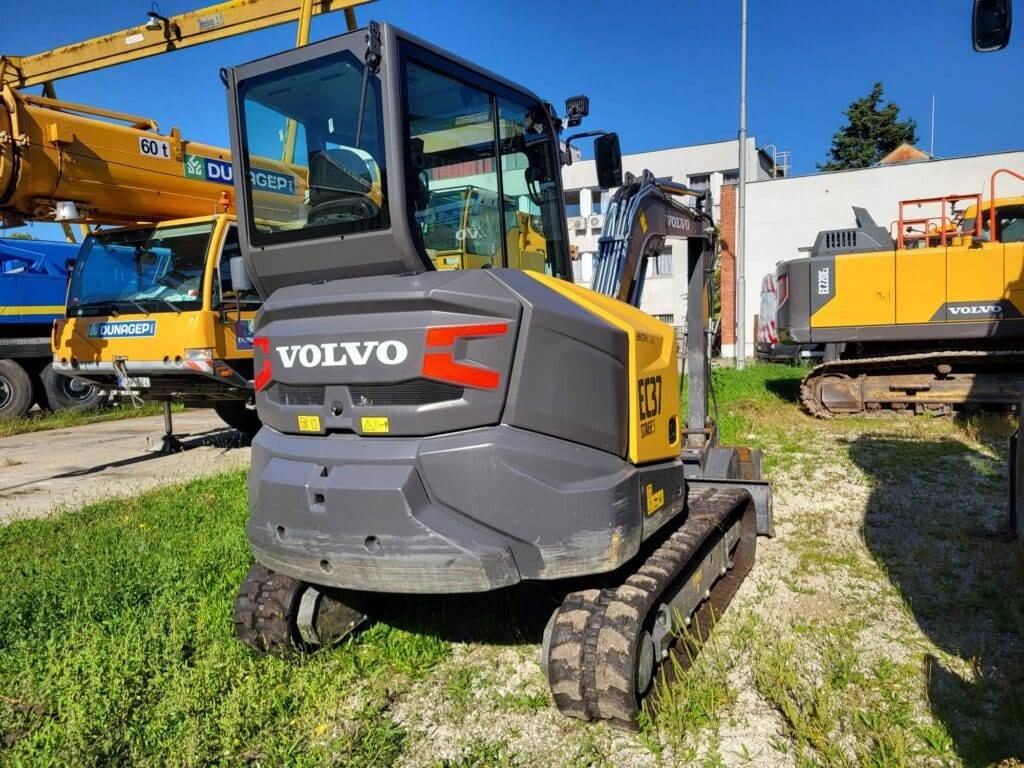 Volvo EC37F - Мини багер: слика 2 Volvo EC37F - Мини багер: слика 2