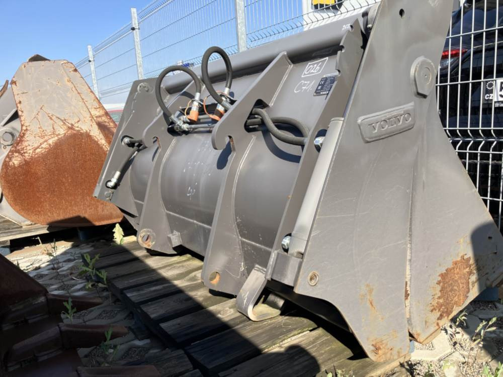 Volvo Klappschaufel mit Messer TPZ - Корпа: слика 2 Volvo Klappschaufel mit Messer TPZ - Корпа: слика 2