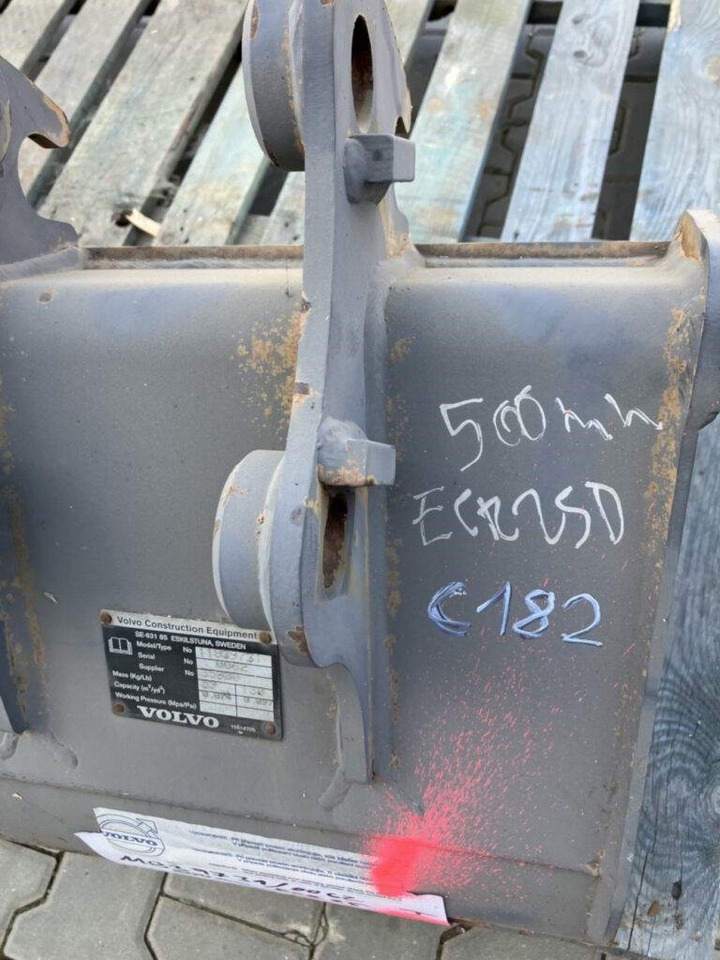 Volvo Tieflöffel mit Zähnen - Festanbau - Ровокопач: слика 2 Volvo Tieflöffel mit Zähnen - Festanbau - Ровокопач: слика 2