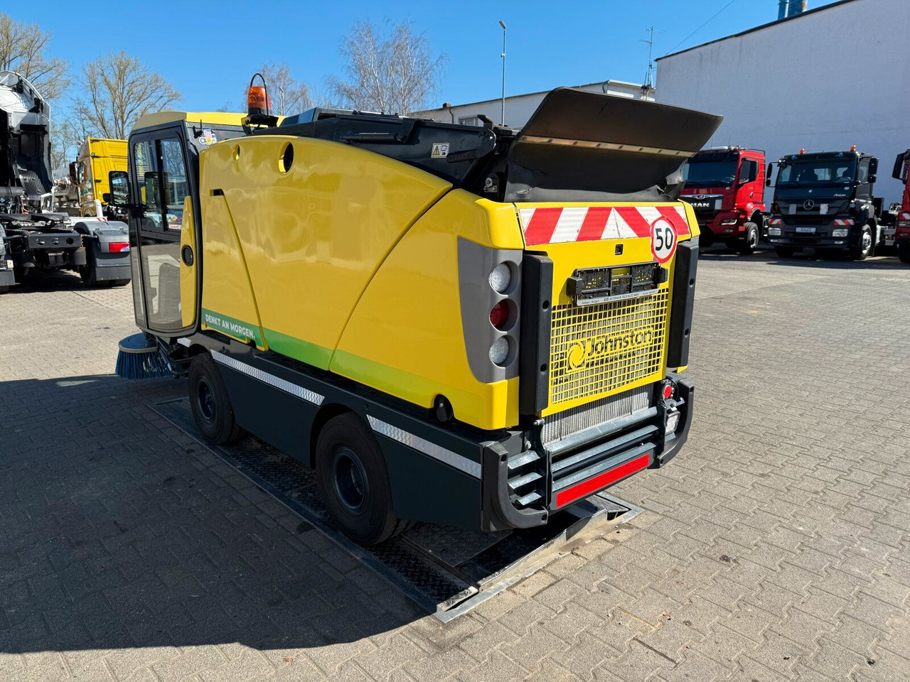 Johnston C202 Kleinkehrmaschine 2 M³ - 6.000 h - Возило за метење: слика 5 Johnston C202 Kleinkehrmaschine 2 M³ - 6.000 h - Возило за метење: слика 5