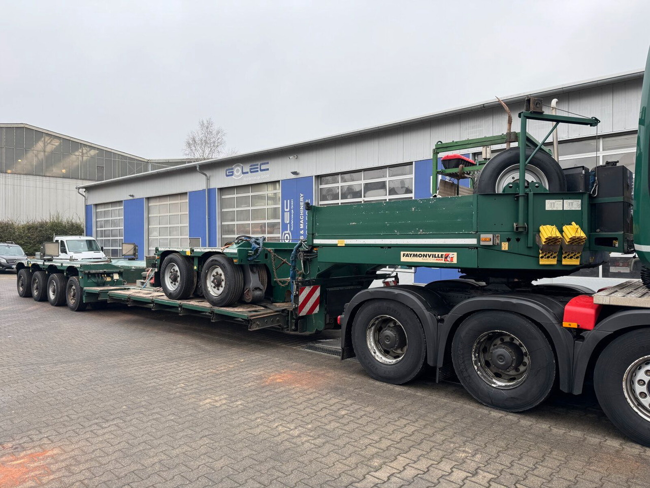 Mercedes-Benz ACTROS 4163 8x4 Schwerlast +Tieflader 4+2 *83 T - Камион влекач: слика 3 Mercedes-Benz ACTROS 4163 8x4 Schwerlast +Tieflader 4+2 *83 T - Камион влекач: слика 3