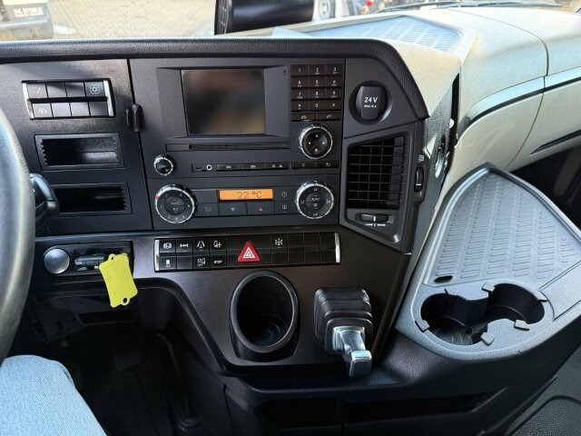 Mercedes-Benz Actros 1845 SZM 4x2 Retarder Kipph. - Камион влекач: слика 3 Mercedes-Benz Actros 1845 SZM 4x2 Retarder Kipph. - Камион влекач: слика 3