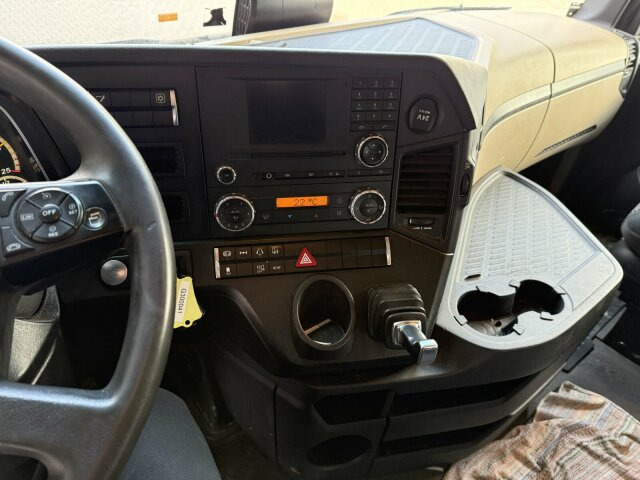 Mercedes-Benz Actros 1845 SZM 4x2 Retarder Kipph. - Камион влекач: слика 2 Mercedes-Benz Actros 1845 SZM 4x2 Retarder Kipph. - Камион влекач: слика 2