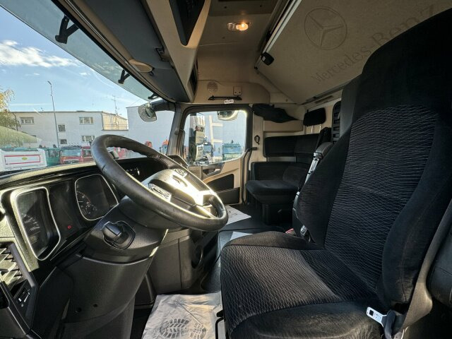 Mercedes-Benz Actros 1845 SZM 4x2 Streamspace *Retarder - Камион влекач: слика 4 Mercedes-Benz Actros 1845 SZM 4x2 Streamspace *Retarder - Камион влекач: слика 4
