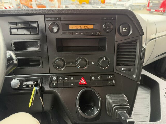 Mercedes-Benz Antos 2136 4x2 SZM Superlight - Камион влекач: слика 3 Mercedes-Benz Antos 2136 4x2 SZM Superlight - Камион влекач: слика 3