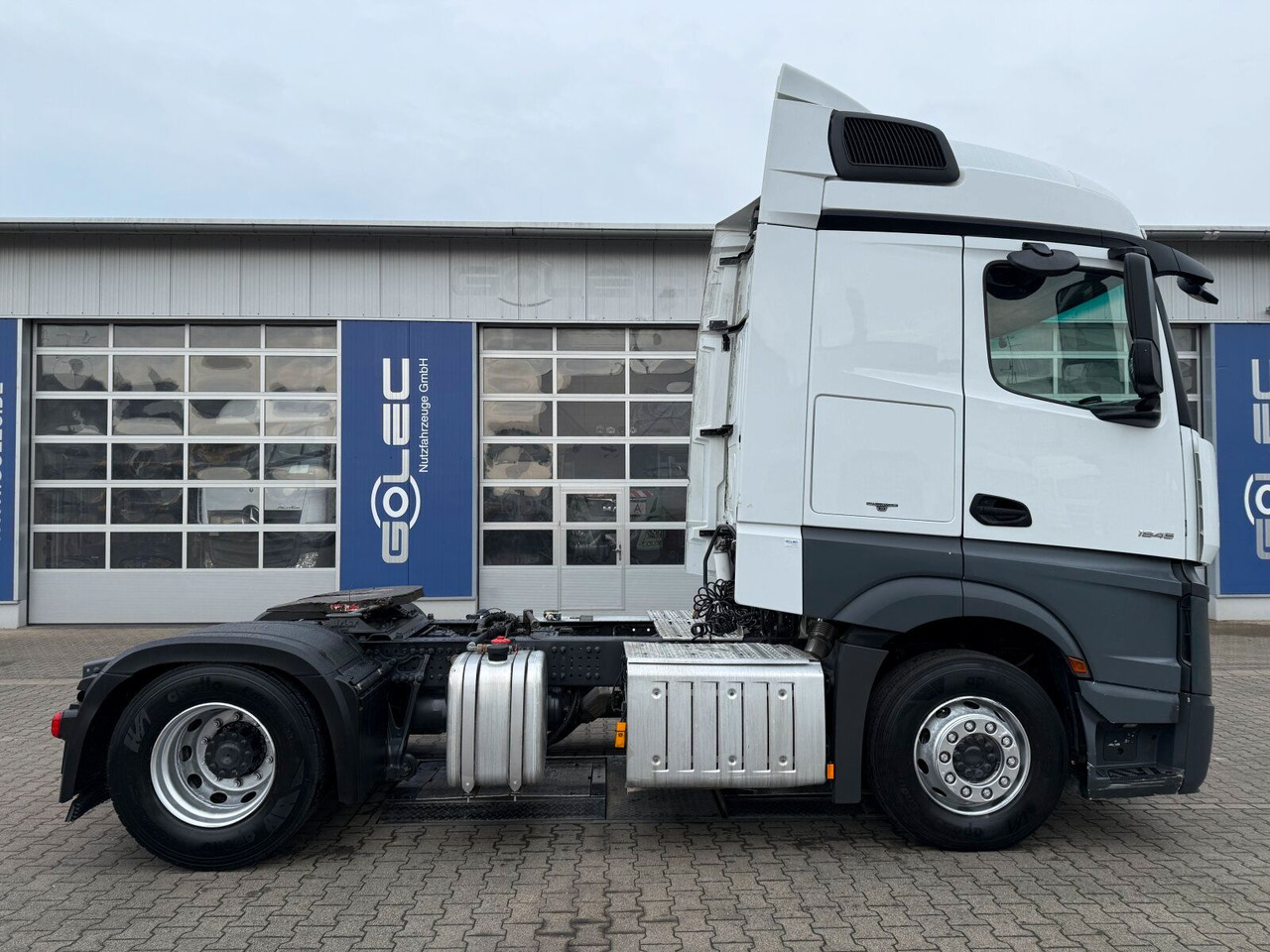 Mercedes-Benz MB Actros 1845 LS Sattelzugmaschine 4x2 - Камион влекач: слика 4 Mercedes-Benz MB Actros 1845 LS Sattelzugmaschine 4x2 - Камион влекач: слика 4