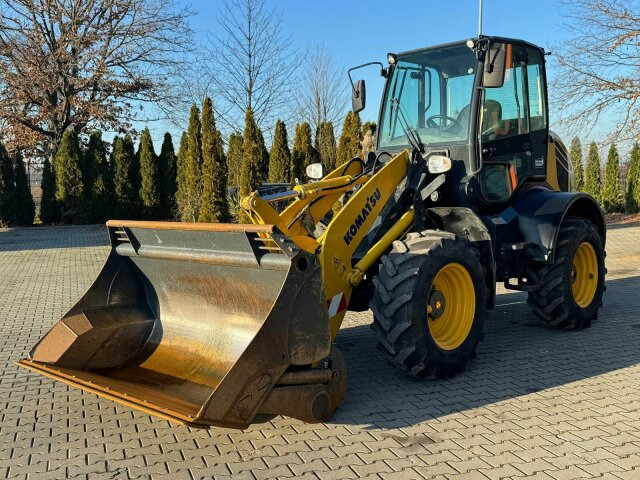 Komatsu WA 100M-8E0 Radlader 8 Ton - 3931 H - 0,75m³ - Натоварувач на тркала: слика 1 Komatsu WA 100M-8E0 Radlader 8 Ton - 3931 H - 0,75m³ - Натоварувач на тркала: слика 1