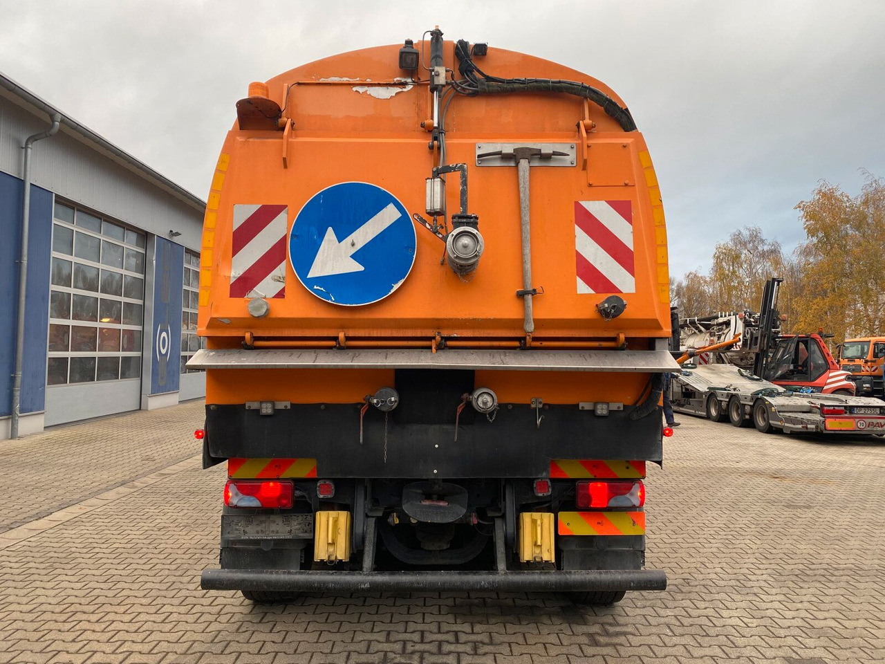 MAN TGA 26.430 6x2-2 LL - Возило за метење: слика 4 MAN TGA 26.430 6x2-2 LL - Возило за метење: слика 4