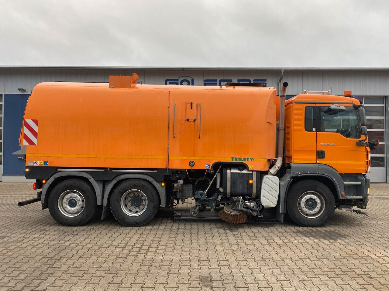 MAN TGA 26.430 6x2-2 LL - Камион со кабинска шасија: слика 2 MAN TGA 26.430 6x2-2 LL - Камион со кабинска шасија: слика 2