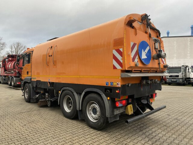 Возило за метење MAN TGA 26.430 6x2-2 LL: слика 9
