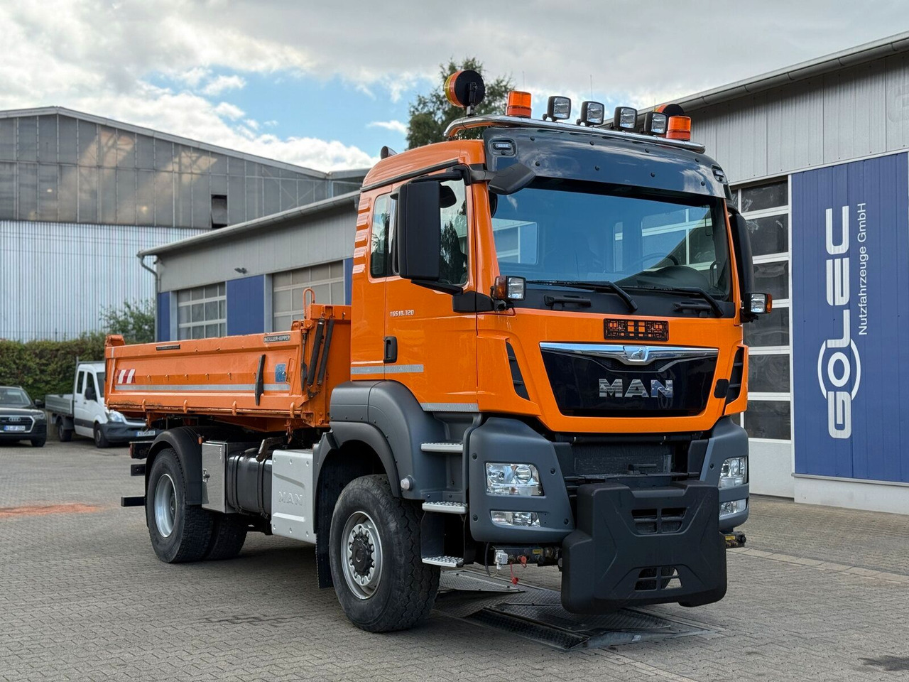 MAN TGS 18.320 4x4 BL Euro 6 Kipper + Winterdienst - Кипер: слика 1 MAN TGS 18.320 4x4 BL Euro 6 Kipper + Winterdienst - Кипер: слика 1