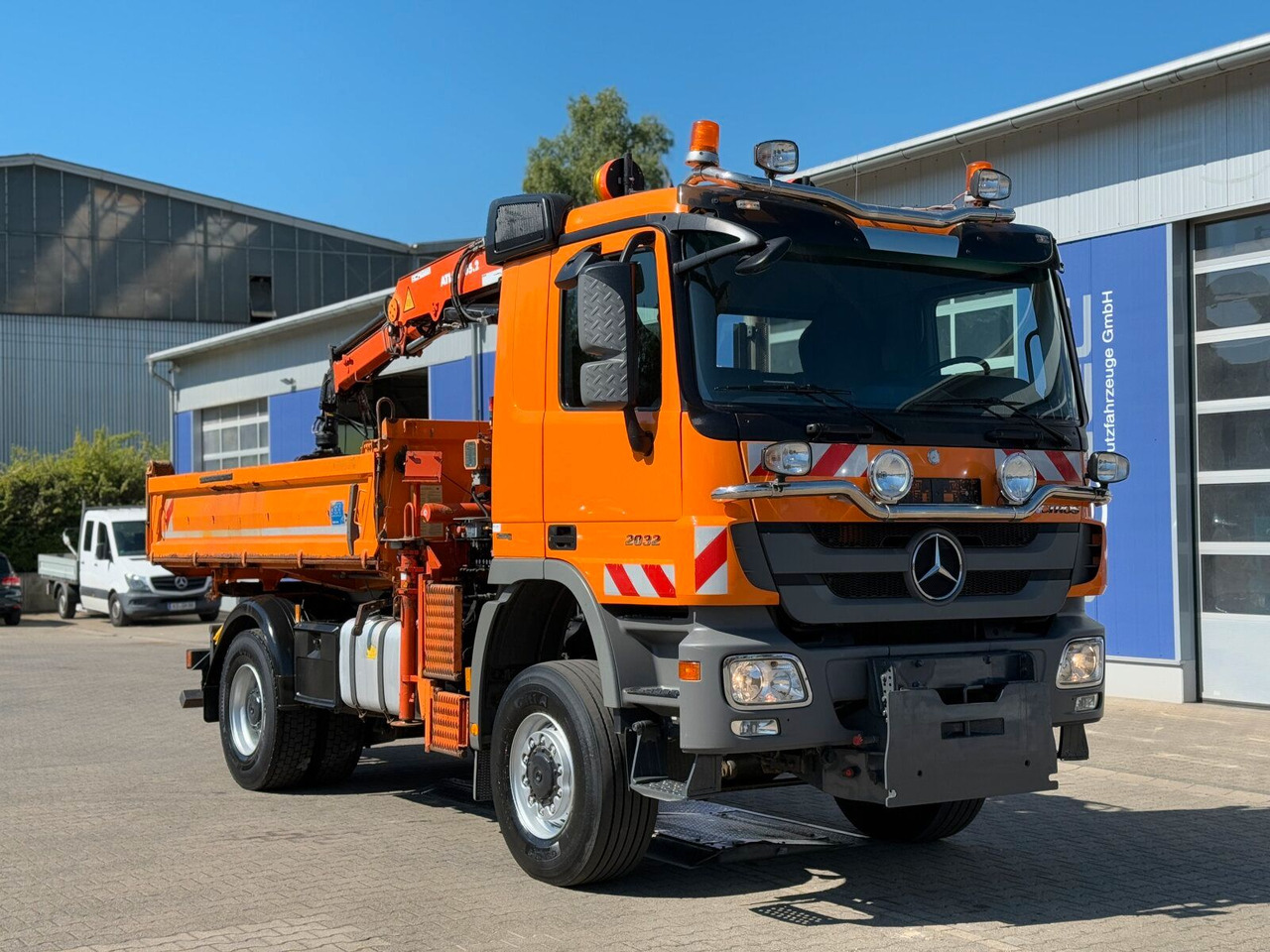 Mercedes-Benz ACTROS 2044 4x4 Kipper Kran ATLAS 65.2 A2L - Камион со кран: слика 1 Mercedes-Benz ACTROS 2044 4x4 Kipper Kran ATLAS 65.2 A2L - Камион со кран: слика 1