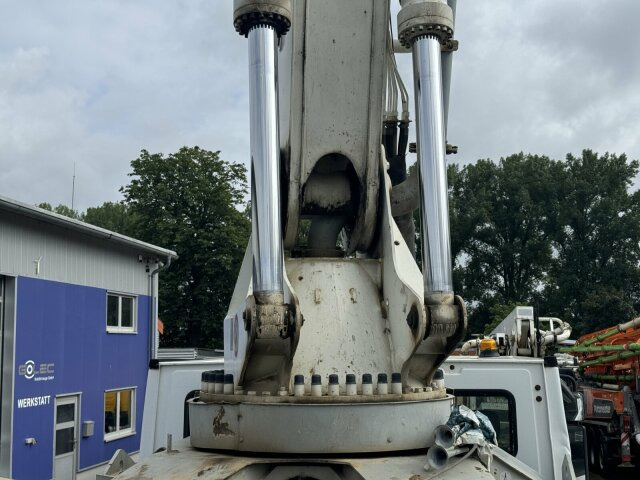 Mercedes-Benz ACTROS 3240 8x4 Betonpumpe PUTZMEISTER BSF 42 M - Камион со бетонска пумпа: слика 2 Mercedes-Benz ACTROS 3240 8x4 Betonpumpe PUTZMEISTER BSF 42 M - Камион со бетонска пумпа: слика 2