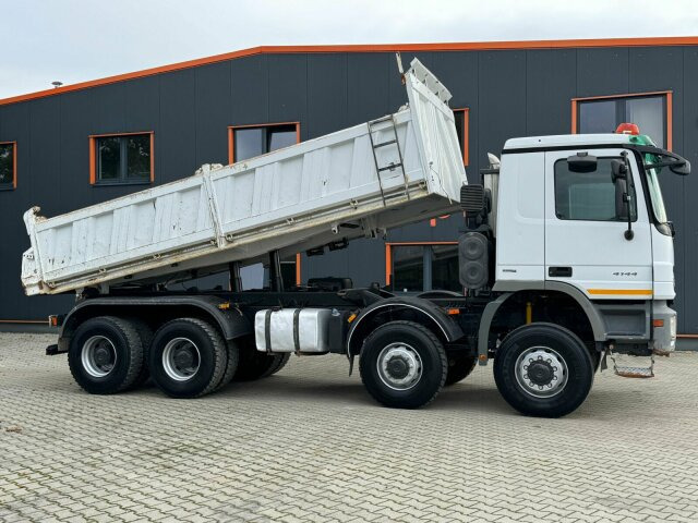 Mercedes-Benz ACTROS 4144 8x8 EURO4 DSK Meiller - Кипер: слика 2 Mercedes-Benz ACTROS 4144 8x8 EURO4 DSK Meiller - Кипер: слика 2