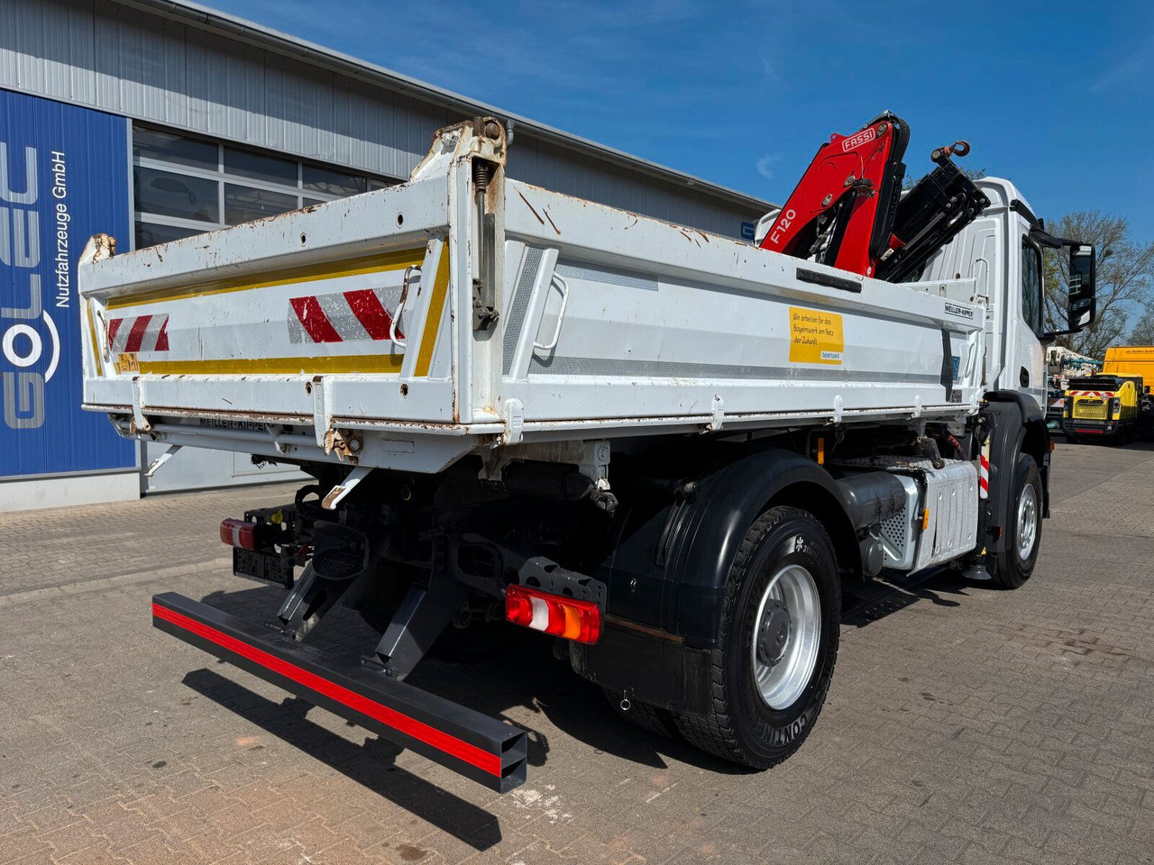Mercedes-Benz AROCS 1832 4x2 Euro 6 Kipper Kran FASSI F120FB - Камион со кран: слика 4 Mercedes-Benz AROCS 1832 4x2 Euro 6 Kipper Kran FASSI F120FB - Камион со кран: слика 4