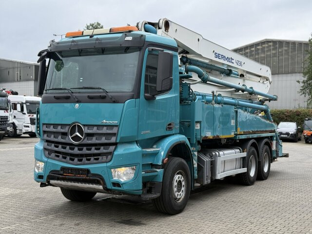 Камион со бетонска пумпа Mercedes-Benz AROCS 2636 6x4 Euro 6 Betonpumpe SERMAC 4Z36: слика 12