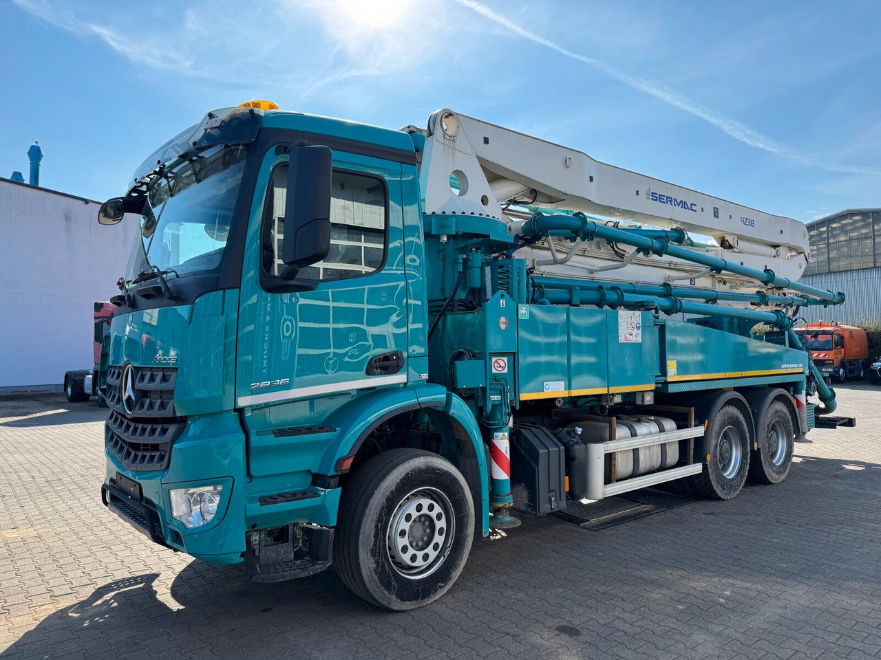 Mercedes-Benz AROCS 2836 6x4 Euro 6 Betonpumpe SERMAC 4Z38 - Камион со бетонска пумпа: слика 2 Mercedes-Benz AROCS 2836 6x4 Euro 6 Betonpumpe SERMAC 4Z38 - Камион со бетонска пумпа: слика 2