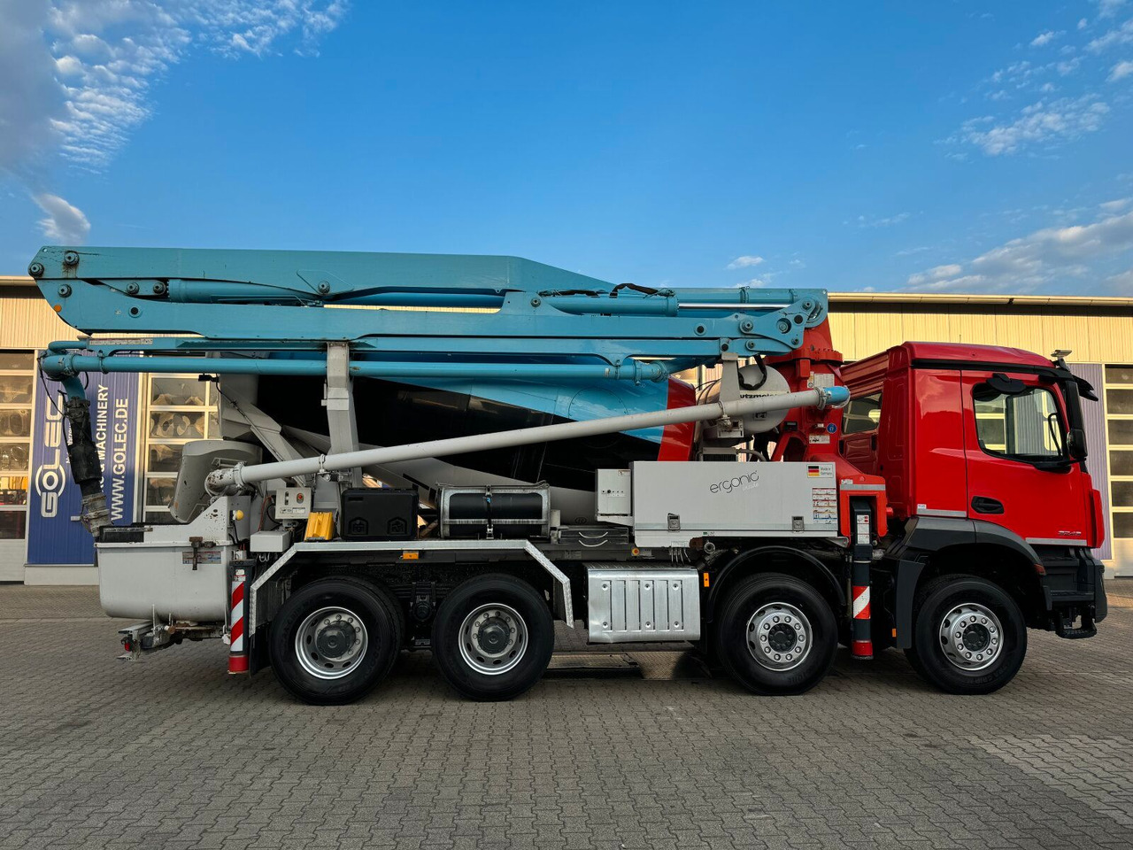 Mercedes-Benz AROCS 3243 8x4 Euro 6 Pumi Putzmeister TMM 24-3 - Камион со бетонска пумпа: слика 4 Mercedes-Benz AROCS 3243 8x4 Euro 6 Pumi Putzmeister TMM 24-3 - Камион со бетонска пумпа: слика 4