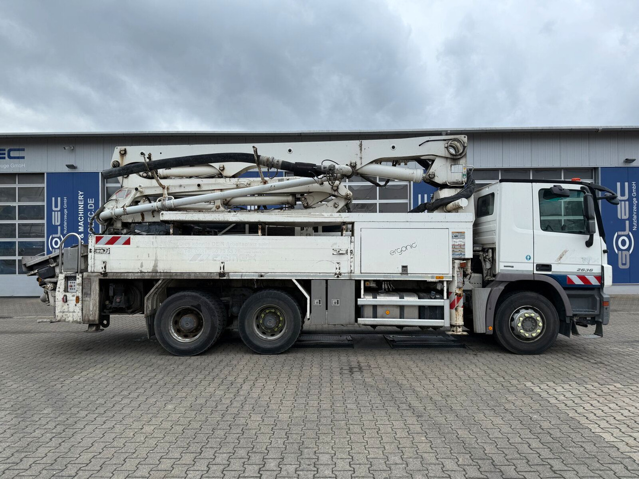 Mercedes-Benz Actros 2636 6x4 Betonpumpe Putzmeister 24-4 16H - Камион со бетонска пумпа: слика 2 Mercedes-Benz Actros 2636 6x4 Betonpumpe Putzmeister 24-4 16H - Камион со бетонска пумпа: слика 2