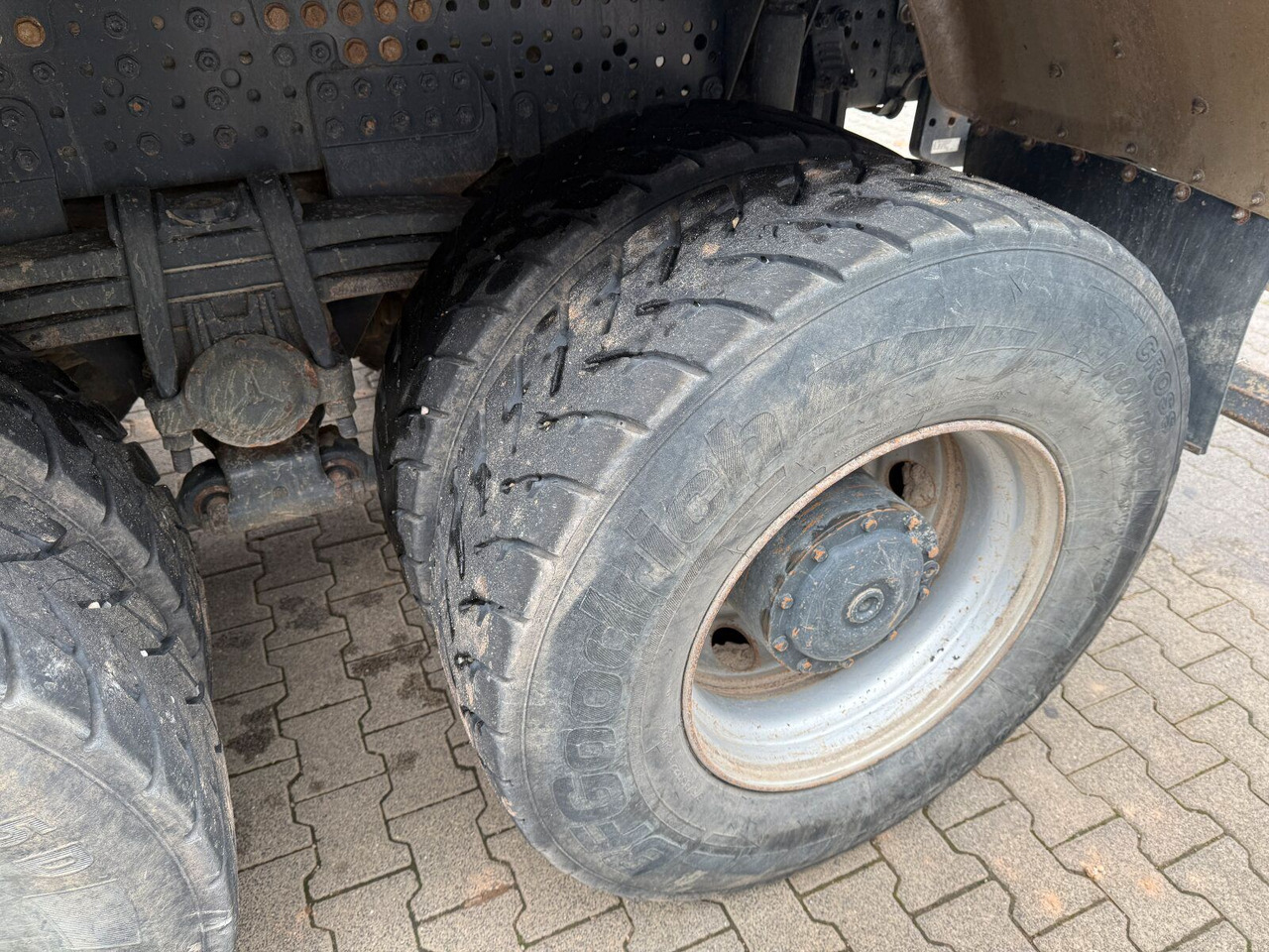 Камион за подигање контејнери Mercedes-Benz Arocs 4145 8x8 Muldenkipper MEILLER: слика 27