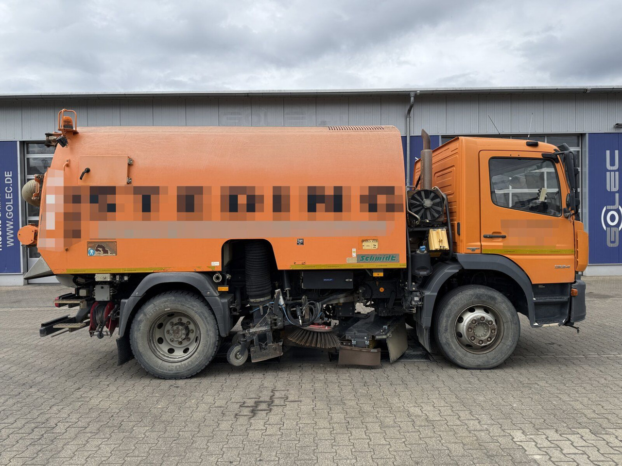 Mercedes-Benz Atego 1324 4x2 Kehrmaschine Schmidt SKF S7B 7 m³ - Возило за метење: слика 2 Mercedes-Benz Atego 1324 4x2 Kehrmaschine Schmidt SKF S7B 7 m³ - Возило за метење: слика 2