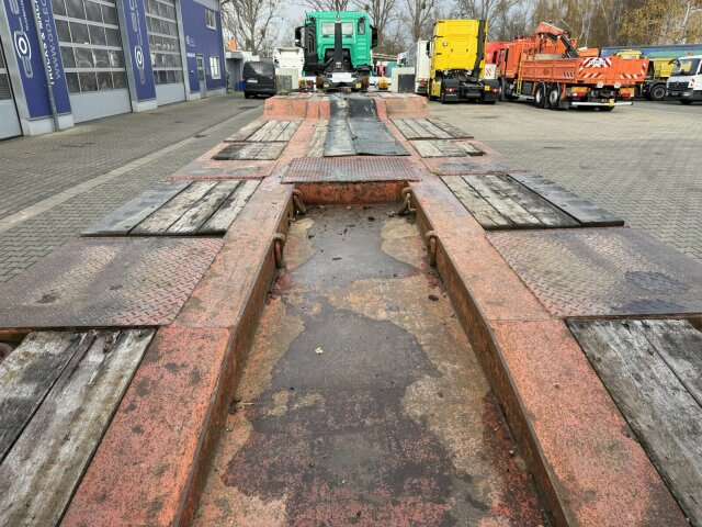 Müller-Mitteltal T4 Kompakt 40.0 Tieflader 4 Achse Hydr. Rampen - Приколка за низок утовар: слика 4 Müller-Mitteltal T4 Kompakt 40.0 Tieflader 4 Achse Hydr. Rampen - Приколка за низок утовар: слика 4