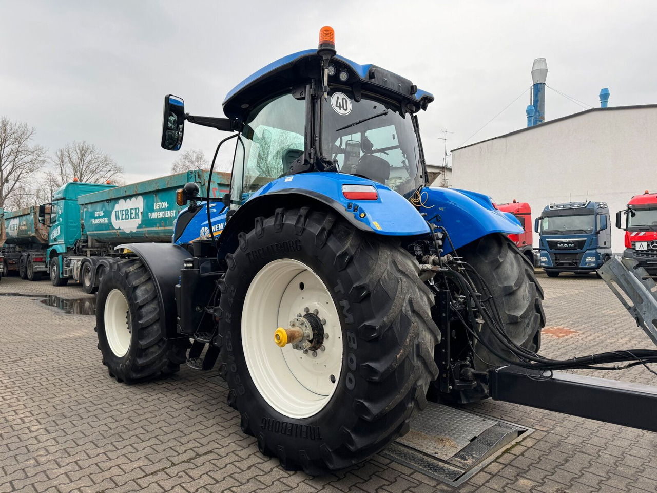 New Holland T7.230 AC 4x4 Autocommand Traktor 216 PS *Kipper - Трактор: слика 5 New Holland T7.230 AC 4x4 Autocommand Traktor 216 PS *Kipper - Трактор: слика 5