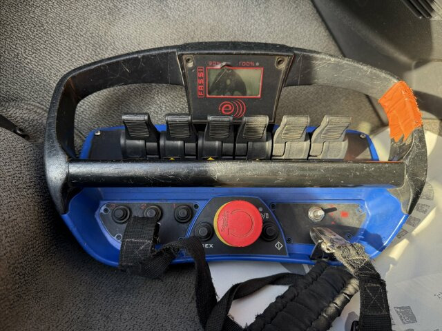 Renault Premium Lander Pritsche mit Kran FASSI - Камион со кран, Камион со платформа: слика 5 Renault Premium Lander Pritsche mit Kran FASSI - Камион со кран, Камион со платформа: слика 5