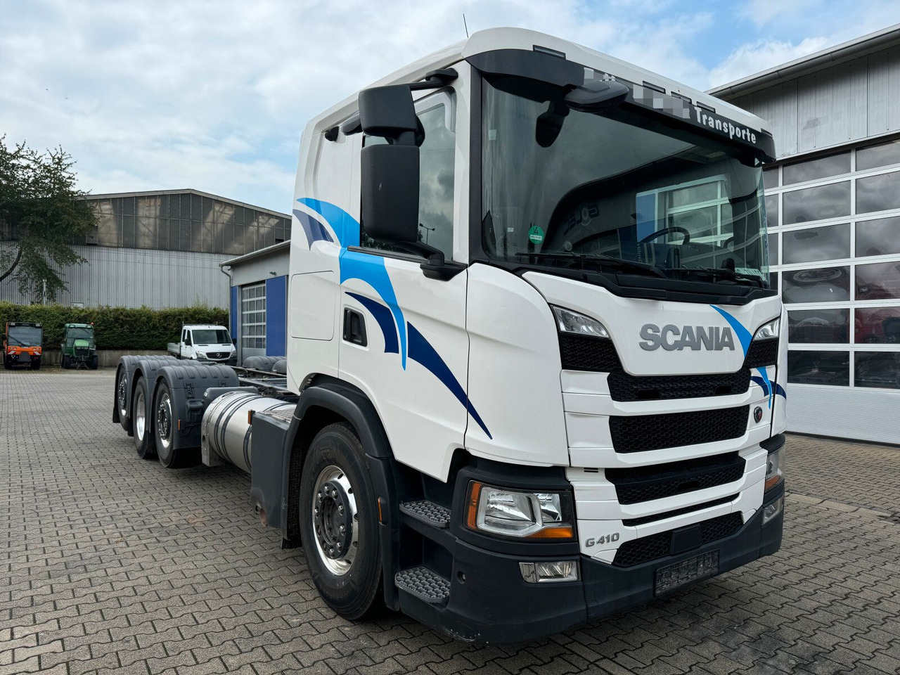 Scania G 410 B8x2*6 NB LNG Fahrgestell Nebenantrieb - Камион со кабинска шасија, Камион со кран: слика 1 Scania G 410 B8x2*6 NB LNG Fahrgestell Nebenantrieb - Камион со кабинска шасија, Камион со кран: слика 1