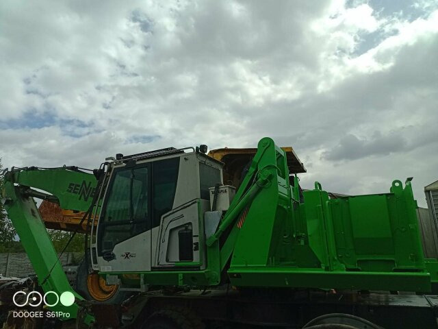 Sennebogen 818-E Umschlagbagger - 83 Ton - mit Greifer - Багер на тркала: слика 2 Sennebogen 818-E Umschlagbagger - 83 Ton - mit Greifer - Багер на тркала: слика 2
