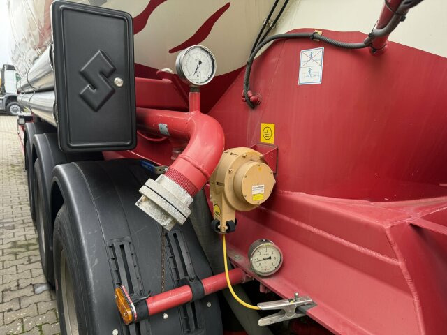 Spitzer SF 2754 / 4P liegend Silo 55 m3 - Полуприколка силос: слика 3 Spitzer SF 2754 / 4P liegend Silo 55 m3 - Полуприколка силос: слика 3