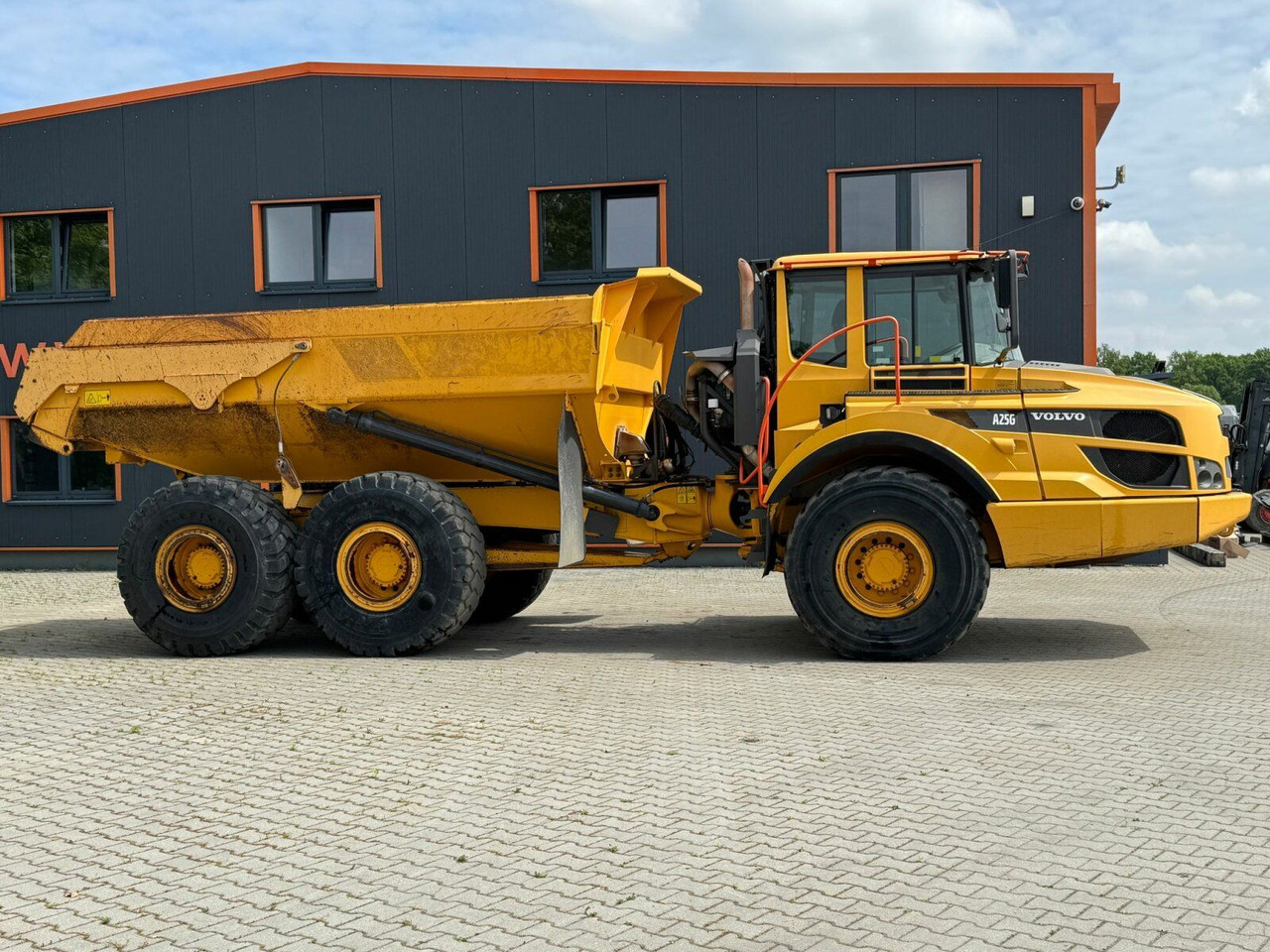 Volvo A25G Dumper 22,5 Ton 11.361 Stunden Volvo A25G Dumper 22,5 Ton 11.361 Stunden - Кипер: слика 4 Volvo A25G Dumper 22,5 Ton 11.361 Stunden Volvo A25G Dumper 22,5 Ton 11.361 Stunden - Кипер: слика 4