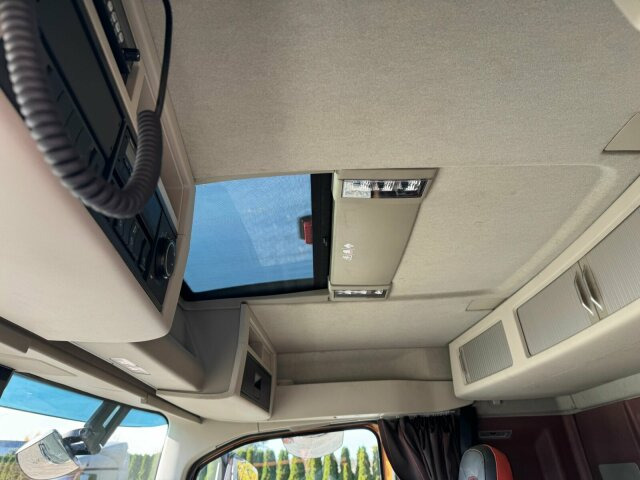 Volvo FH16 750 8X4 Holztransport Alukar TOP! - Камион за дрва: слика 4 Volvo FH16 750 8X4 Holztransport Alukar TOP! - Камион за дрва: слика 4