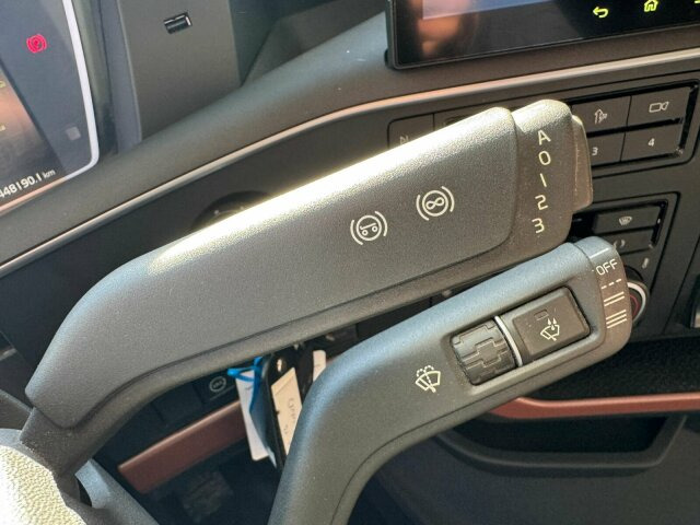 Volvo FH16 750 8X4 Holztransport Alukar TOP! - Камион за дрва: слика 3 Volvo FH16 750 8X4 Holztransport Alukar TOP! - Камион за дрва: слика 3