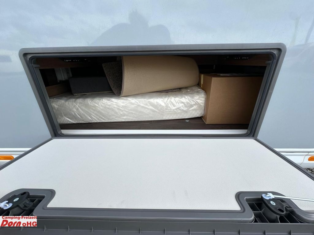 Knaus Azur 460 EU ehem. Messefahrzeug Knaus Azur 460 EU ehem. Messefahrzeug - Камп приколка: слика 5 Knaus Azur 460 EU ehem. Messefahrzeug Knaus Azur 460 EU ehem. Messefahrzeug - Камп приколка: слика 5