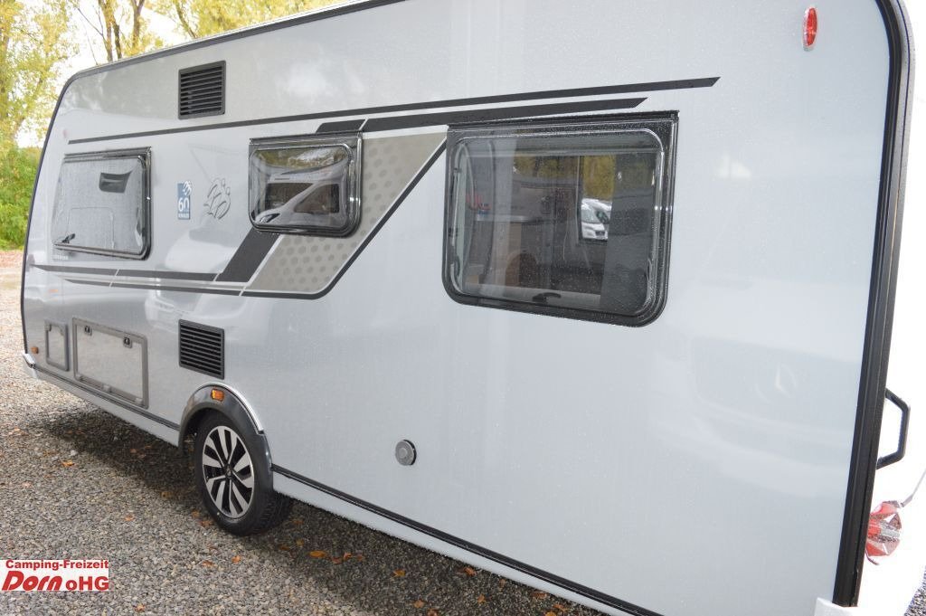 Knaus Südwind 500 FU 60 Years Gas Paket Knaus Südwind 500 FU 60 Years Gas Paket - Камп приколка: слика 4 Knaus Südwind 500 FU 60 Years Gas Paket Knaus Südwind 500 FU 60 Years Gas Paket - Камп приколка: слика 4