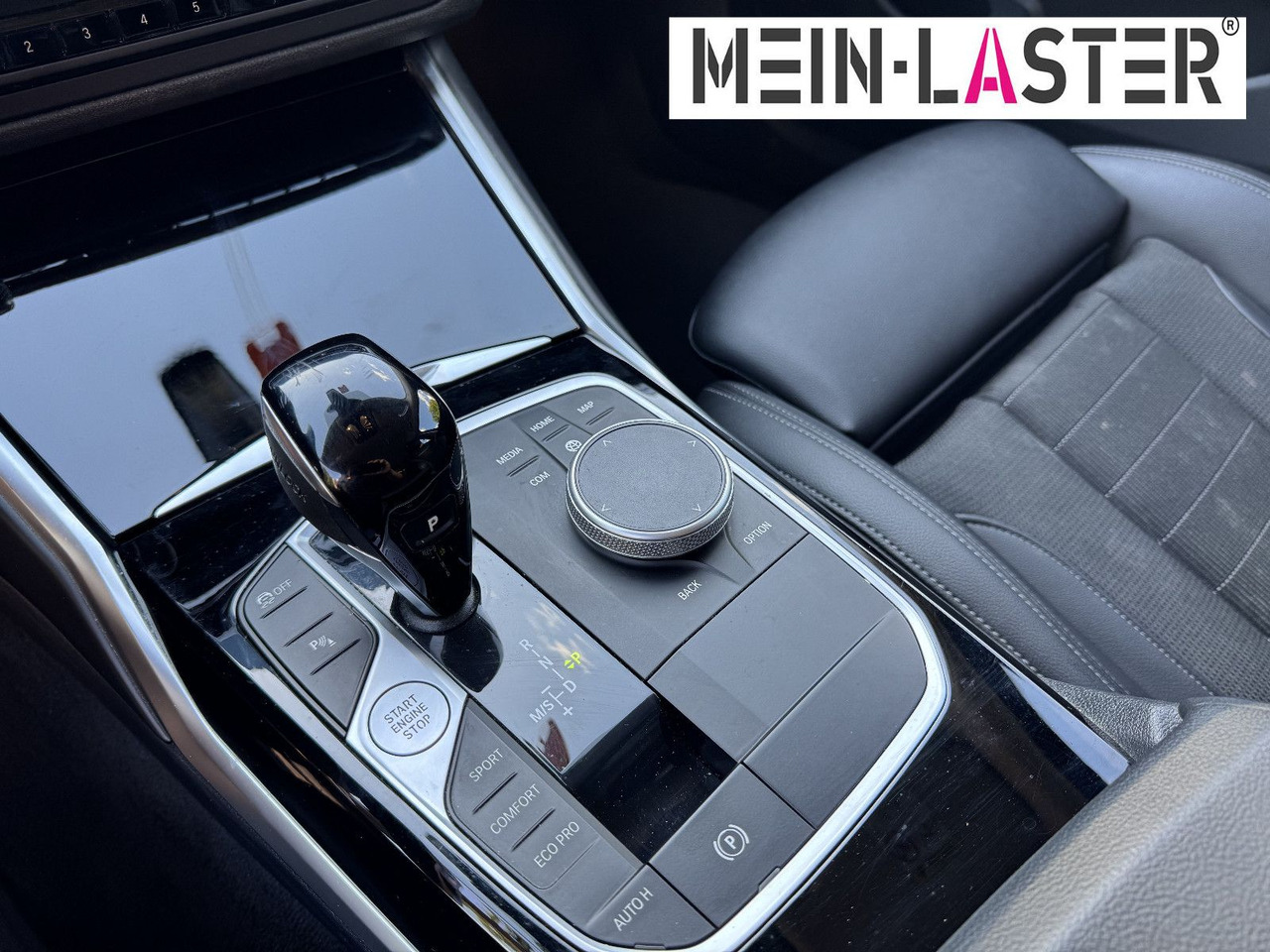 Караван BMW 320 d xDrive touring Sport Line shadow AHK: слика 16