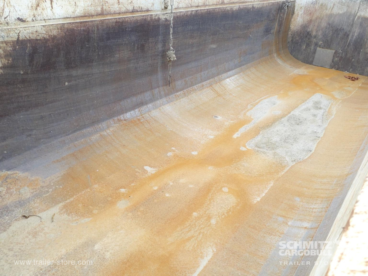 SCHMITZ Tipper Steel half pipe body 26m³ - Кипер полуприколка: слика 2 SCHMITZ Tipper Steel half pipe body 26m³ - Кипер полуприколка: слика 2