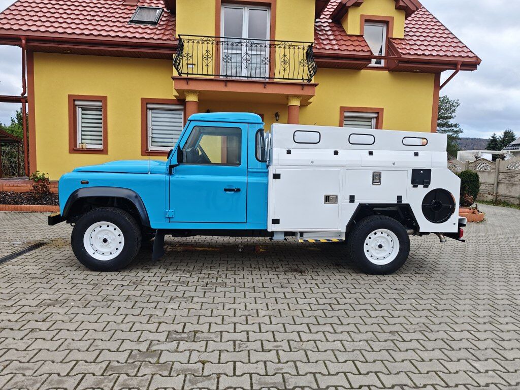 Land Rover Defender 130 RIVARD Premium - Вакуумски камион: слика 3 Land Rover Defender 130 RIVARD Premium - Вакуумски камион: слика 3