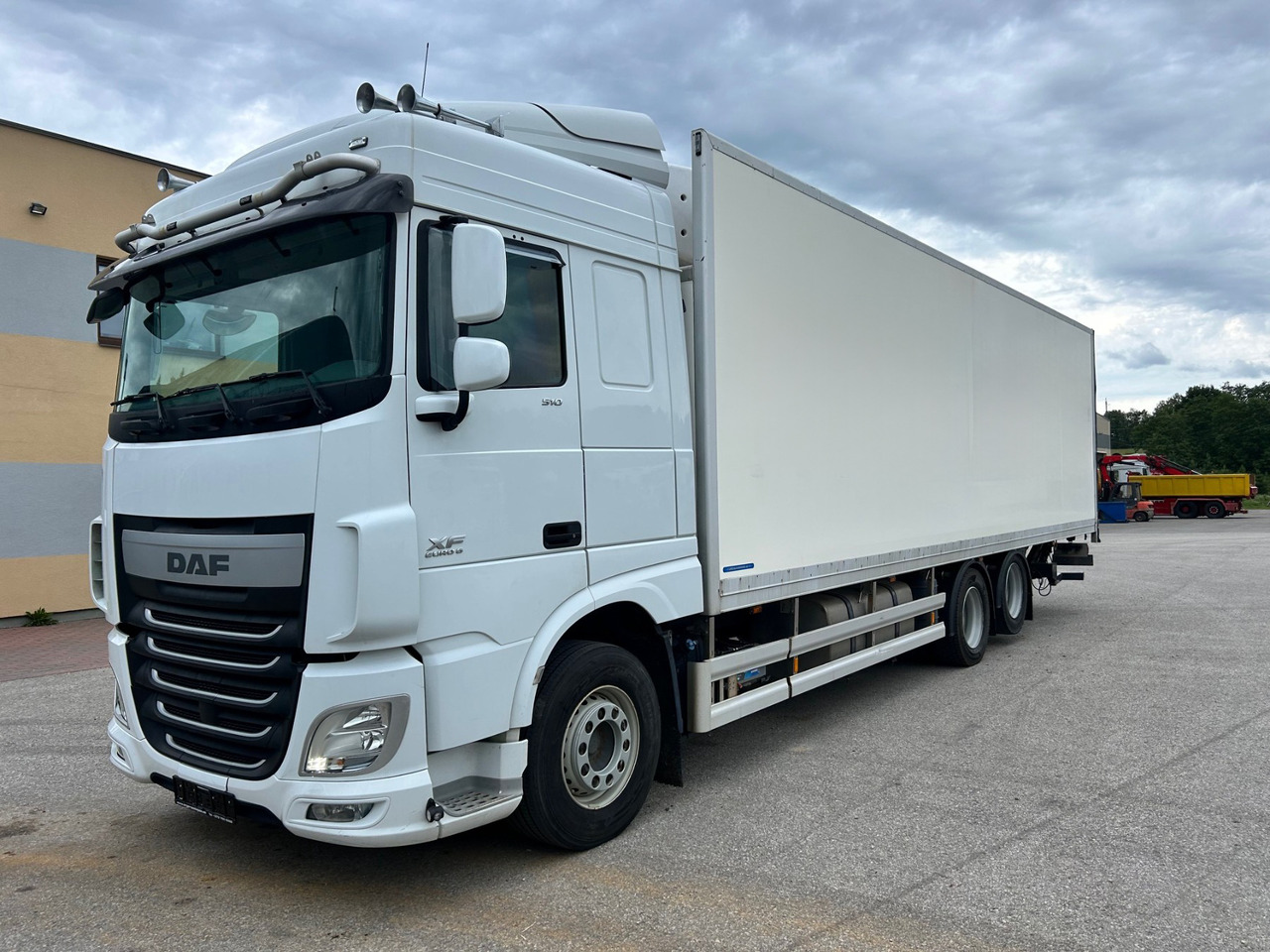 DAF XF510 - Камион ладилник: слика 2 DAF XF510 - Камион ладилник: слика 2