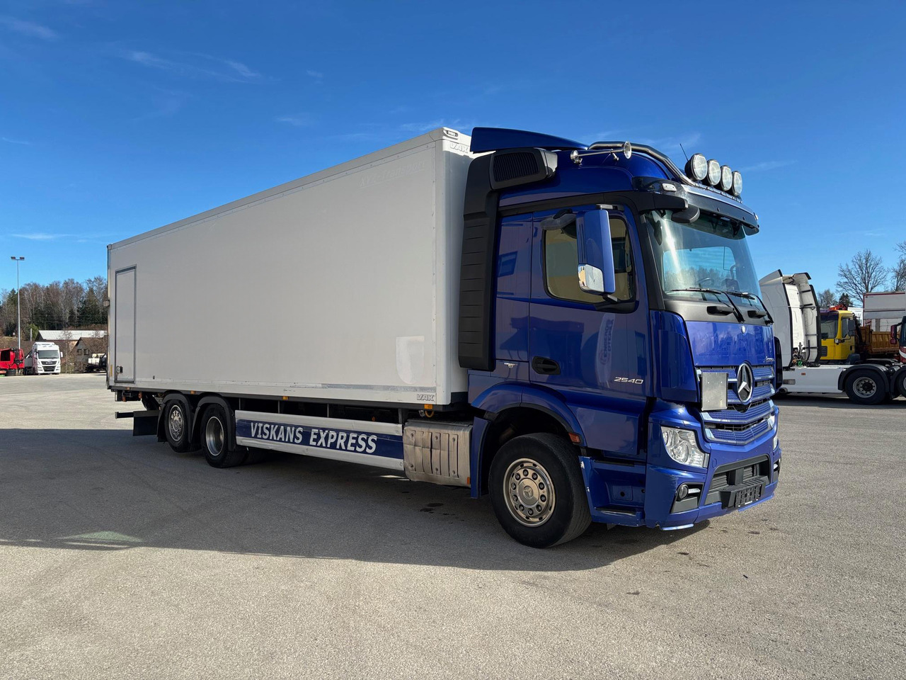 MERCEDES-BENZ ACTROS 2540 - Камион сандучар: слика 1 MERCEDES-BENZ ACTROS 2540 - Камион сандучар: слика 1