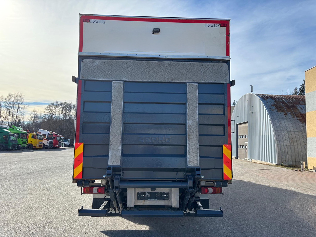 MERCEDES-BENZ ACTROS 2540 - Камион сандучар: слика 5 MERCEDES-BENZ ACTROS 2540 - Камион сандучар: слика 5