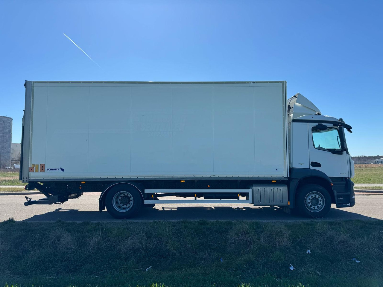 MERCEDES-BENZ ANTOS 1830 - Камион сандучар: слика 5 MERCEDES-BENZ ANTOS 1830 - Камион сандучар: слика 5