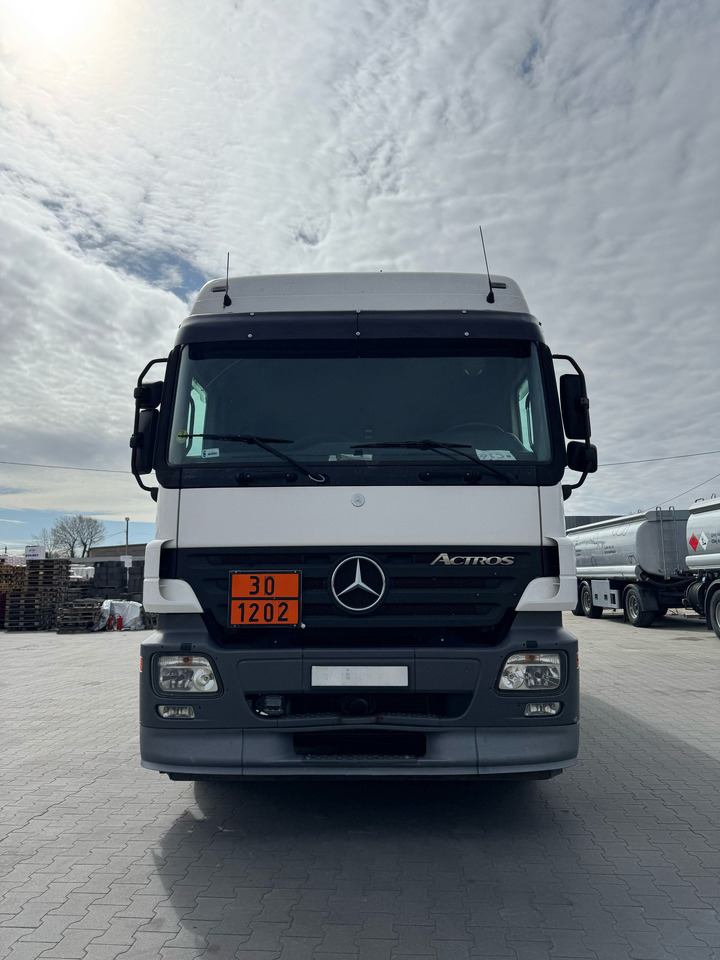 Камион цистерна за транспорт на гориво MERCEDES-BENZ Actros 1844: слика 7