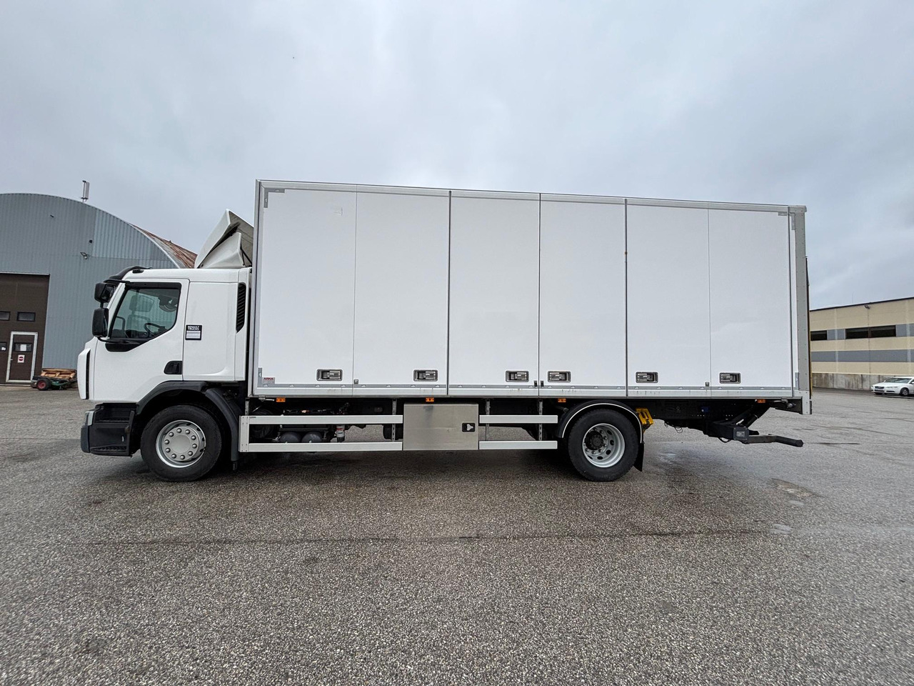 RENAULT D WIDE 320 - Камион сандучар: слика 5 RENAULT D WIDE 320 - Камион сандучар: слика 5