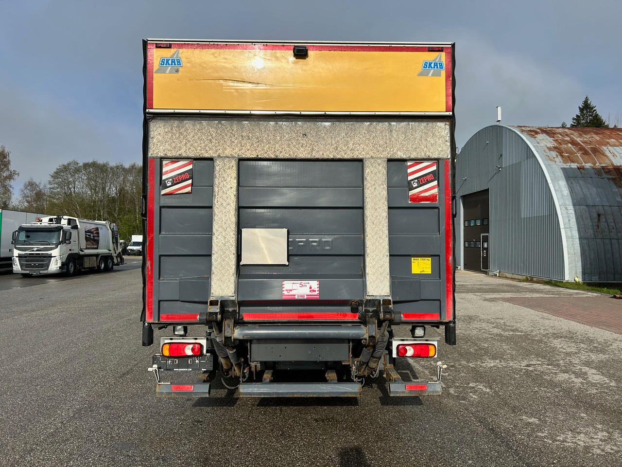 Камион сандучар VOLVO FL250: слика 7